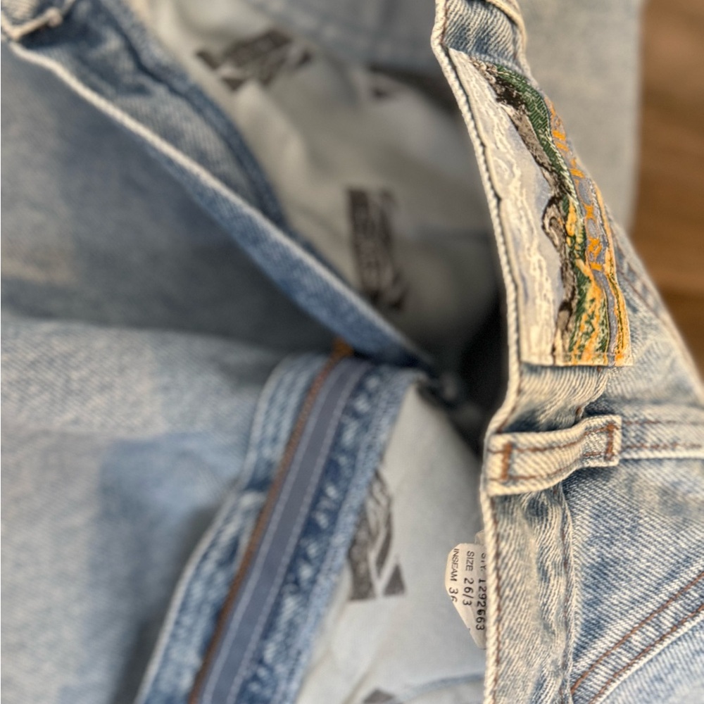 Rockies Authentic Vintage Light Blue Jeans with unique Mountain patch on back. - Picture 7 of 15